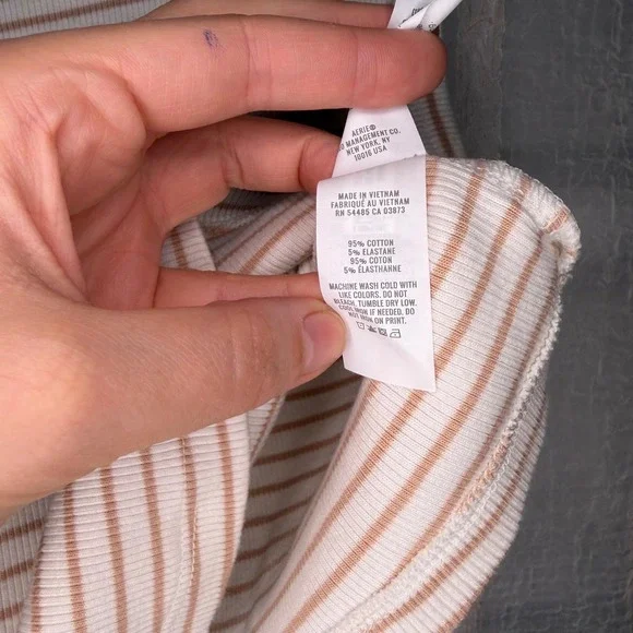 Aerie Striped Crop Tank Top Women Medium Tan White Excellent Ribbed High Neck - Picture 4 of 5
